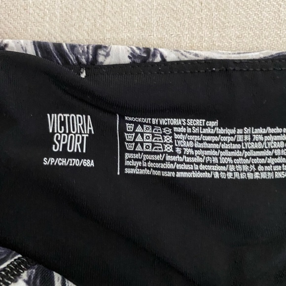 Victoria secret sport. 3/4 leggings. Small sz. Great condition. Mesh bottom. - Picture 6 of 6